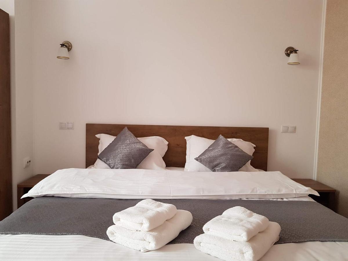 Resting House Hotel Braşov Buitenkant foto