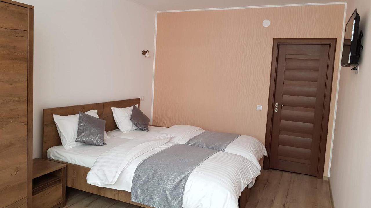 Resting House Hotel Braşov Buitenkant foto