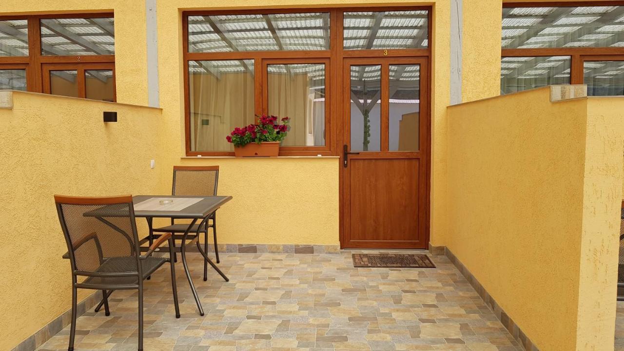 Resting House Hotel Braşov Buitenkant foto