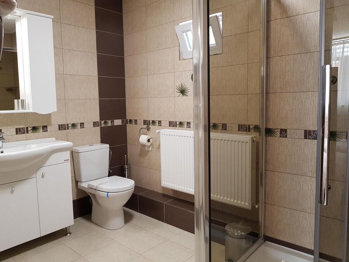 Resting House Hotel Braşov Buitenkant foto